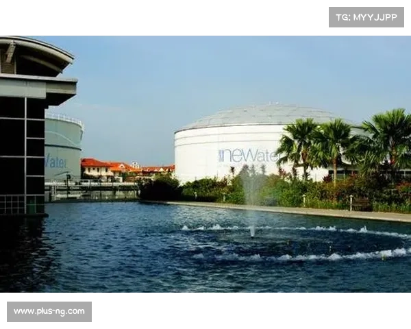 新加坡泳池引入光伏板控温技术 每日节电2000度助力绿色环保